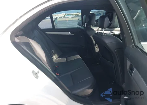 2014 Mercedes-Benz C 250 Sport из США, поврежденный, VIN WDDGF4HB7ER305563